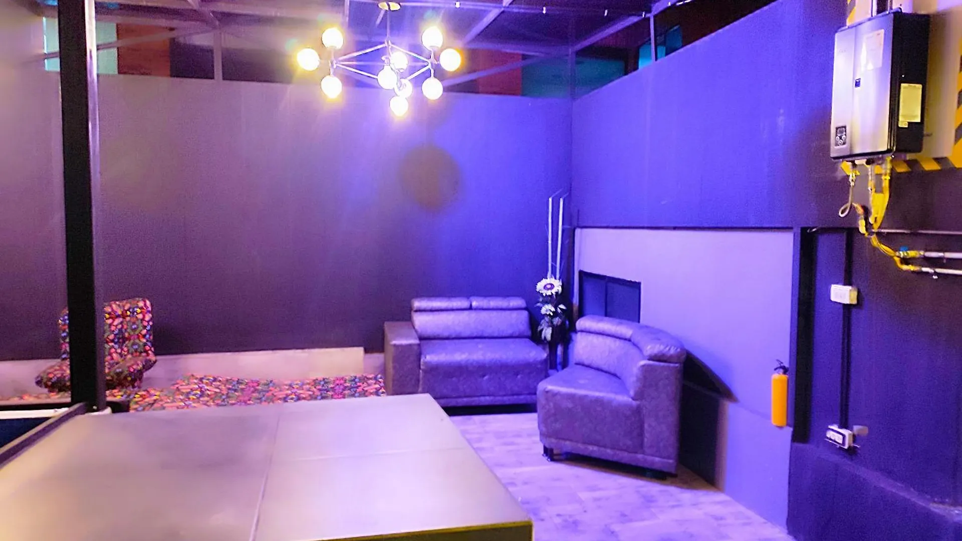 Urban 10 Bdrm Private Apartment With Rooftop Pool & Jacuzzi Medellín