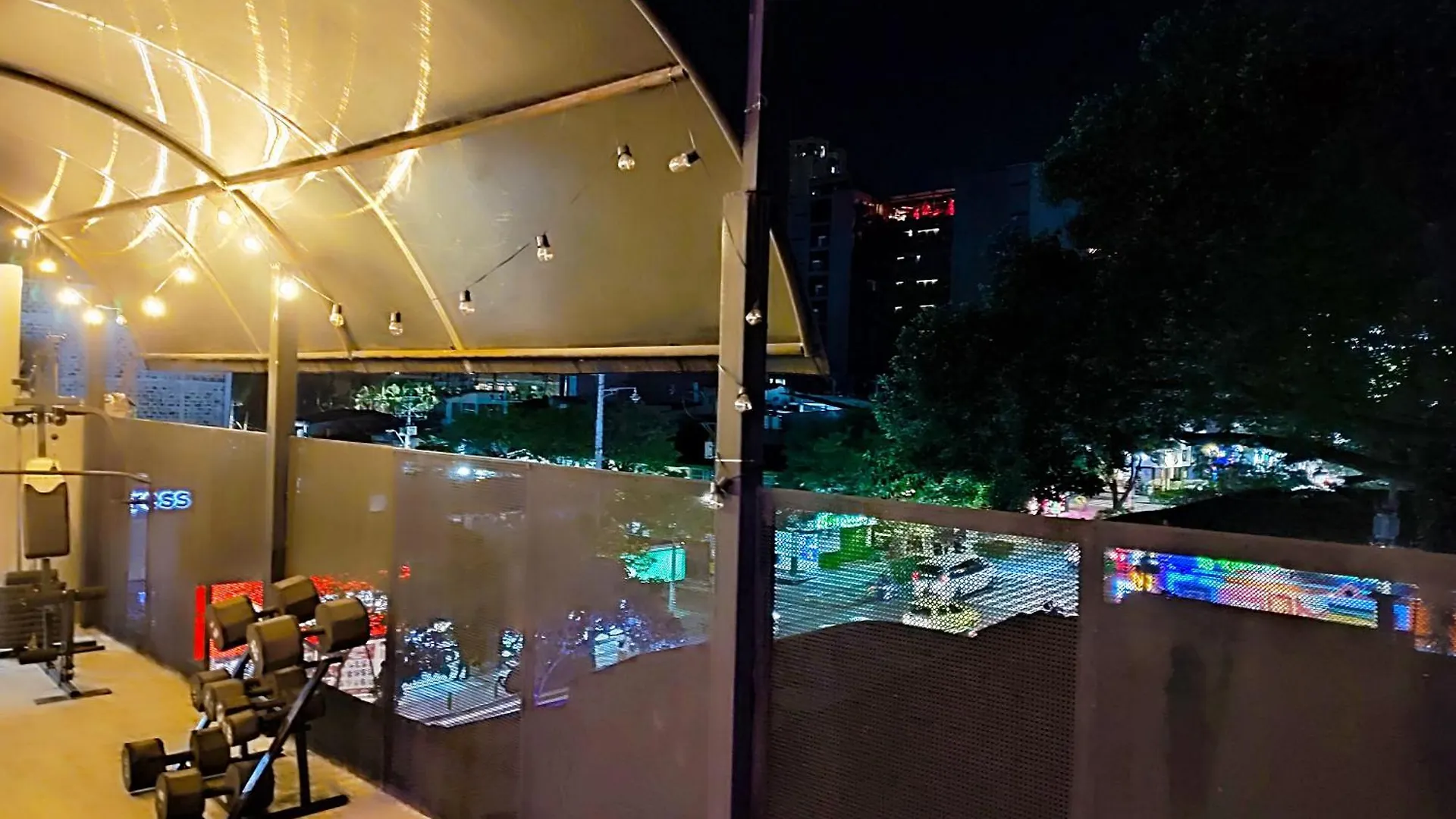 Urban 10 Bdrm Private Apartment With Rooftop Pool & Jacuzzi Medellín
