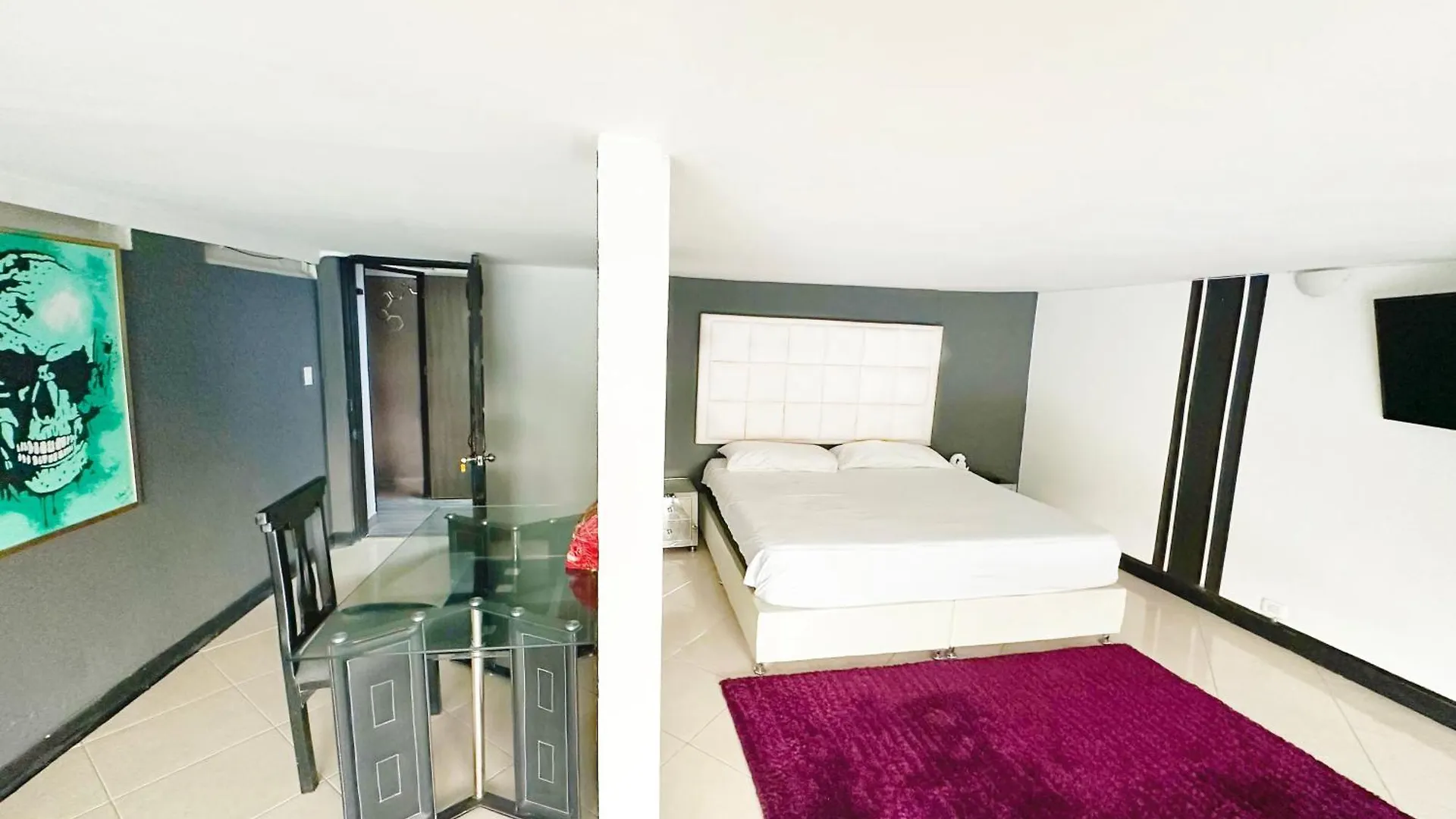 Urban 10 Bdrm Private Apartment With Rooftop Pool & Jacuzzi Medellín