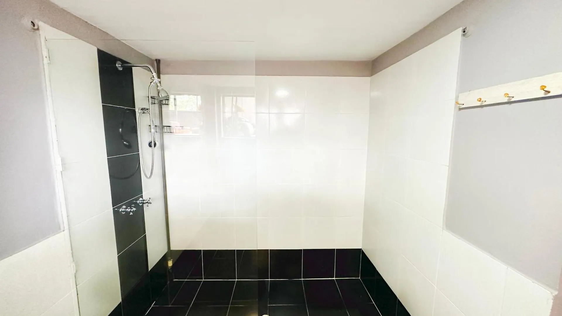 Urban 10 Bdrm Private Apartment With Rooftop Pool & Jacuzzi Medellín