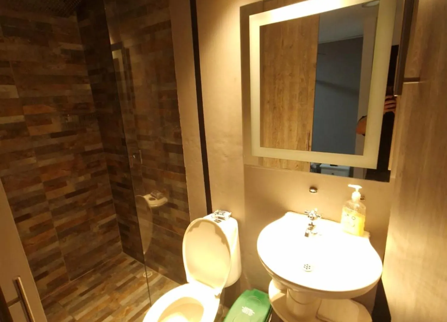 Urban 10 Bdrm Private Apartment With Rooftop Pool & Jacuzzi Medellín Kolumbia
