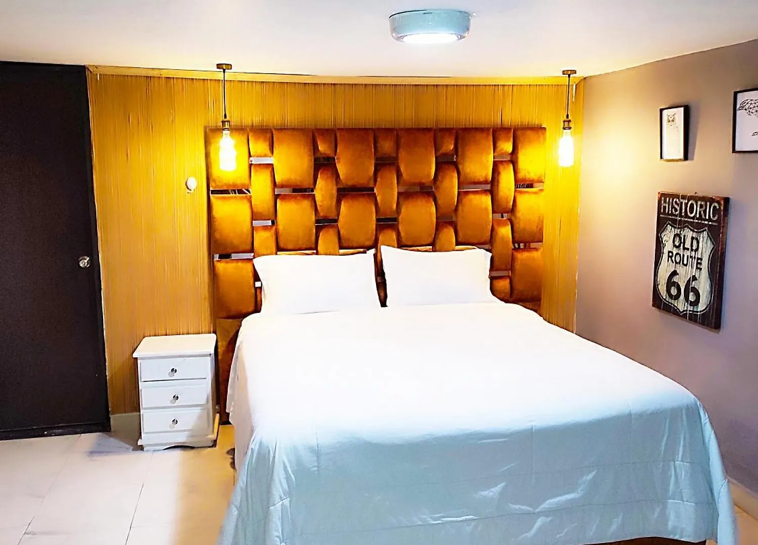 Urban 10 Bdrm Private Apartment With Rooftop Pool & Jacuzzi Medellín