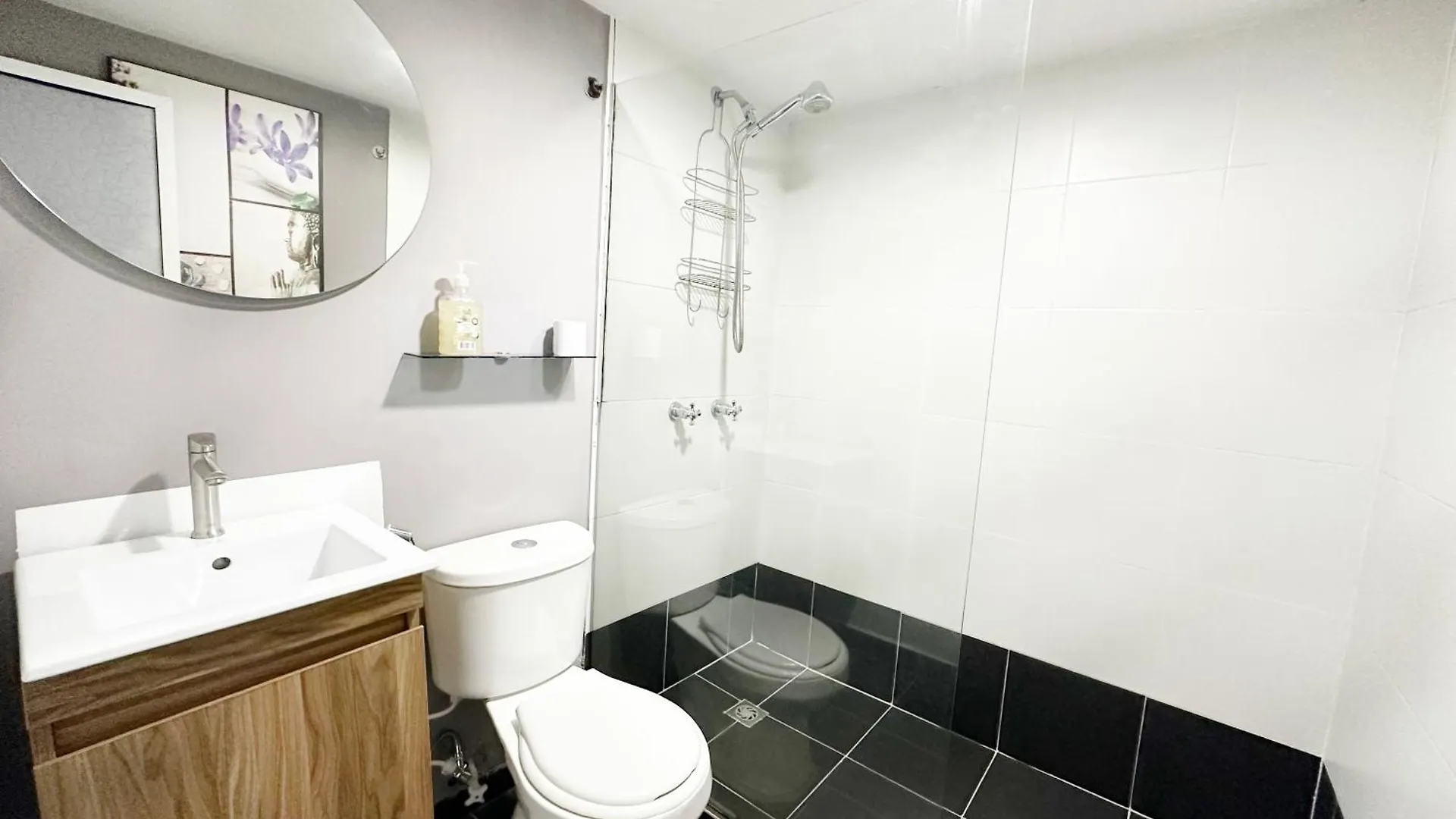 Urban 10 Bdrm Private Apartment With Rooftop Pool & Jacuzzi Medellín 0*,  Kolombiya