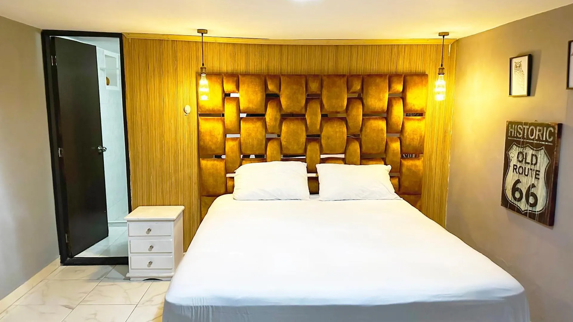 Urban 10 Bdrm Private Apartment With Rooftop Pool & Jacuzzi Medellin 0*,