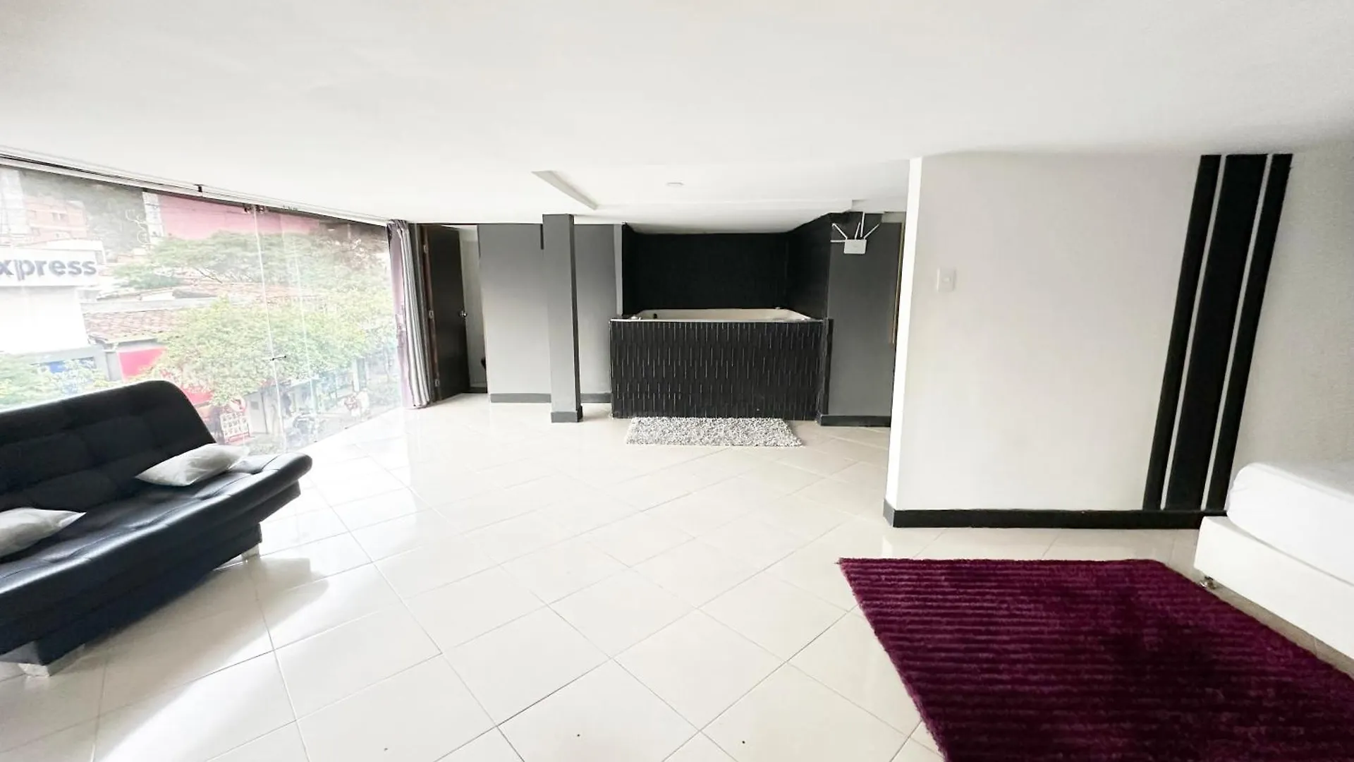 Urban 10 Bdrm Private Apartment With Rooftop Pool & Jacuzzi Medellín