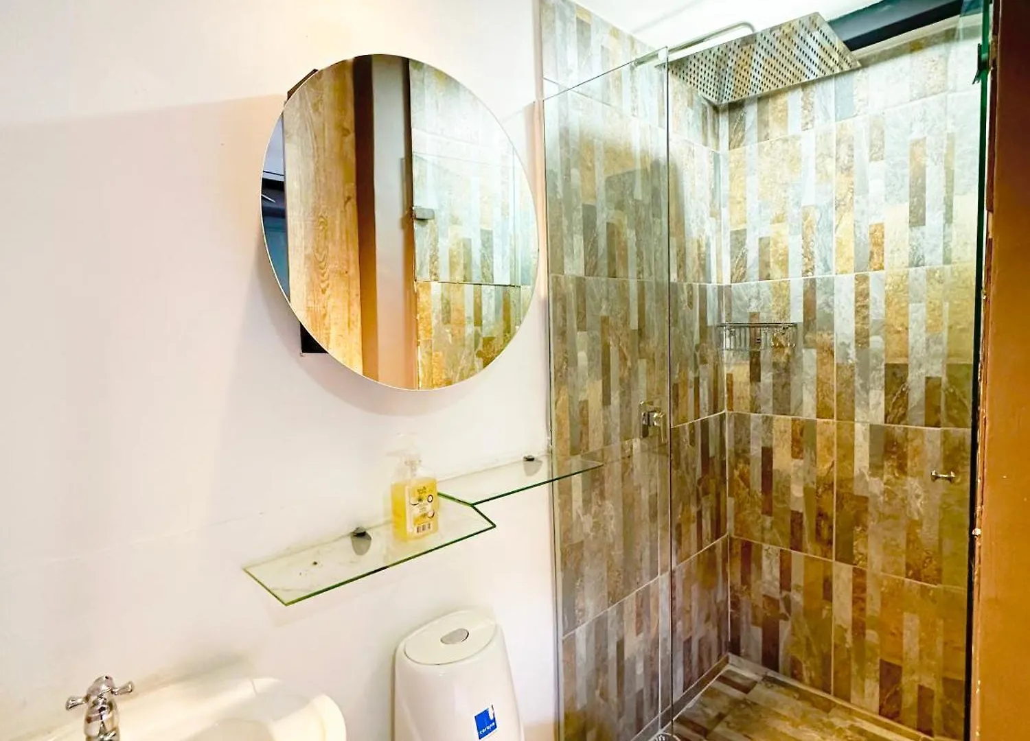 Urban 10 Bdrm Private Apartment With Rooftop Pool & Jacuzzi Medellín