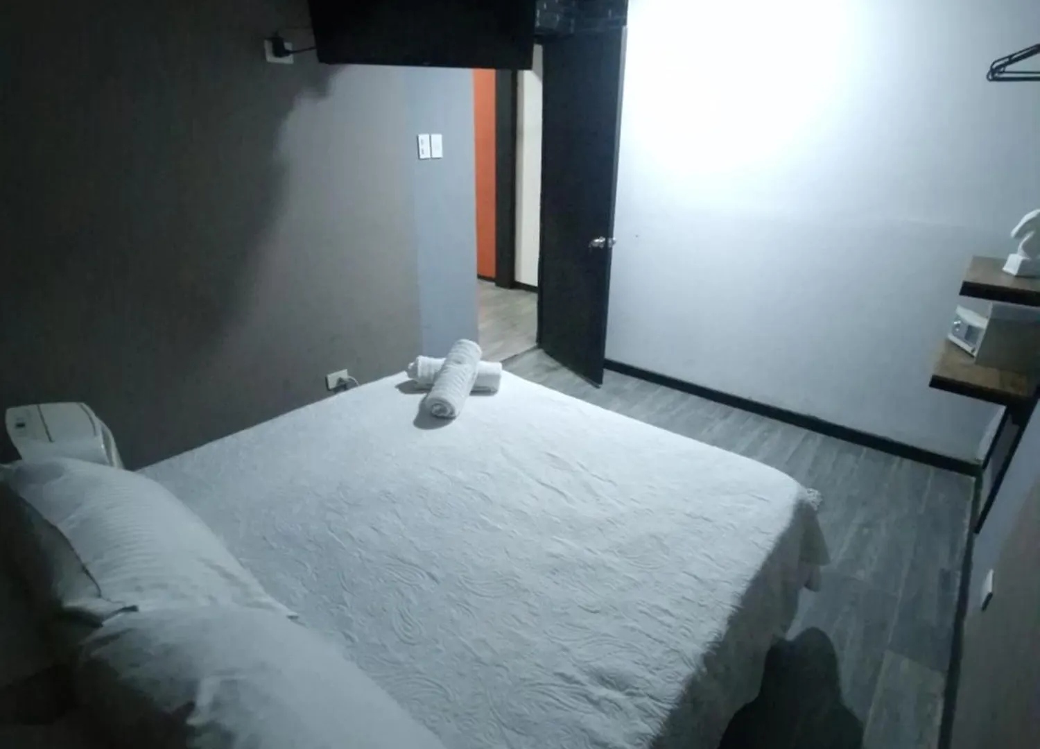 Urban 10 Bdrm Private Apartment With Rooftop Pool & Jacuzzi Medellín Kolombiya