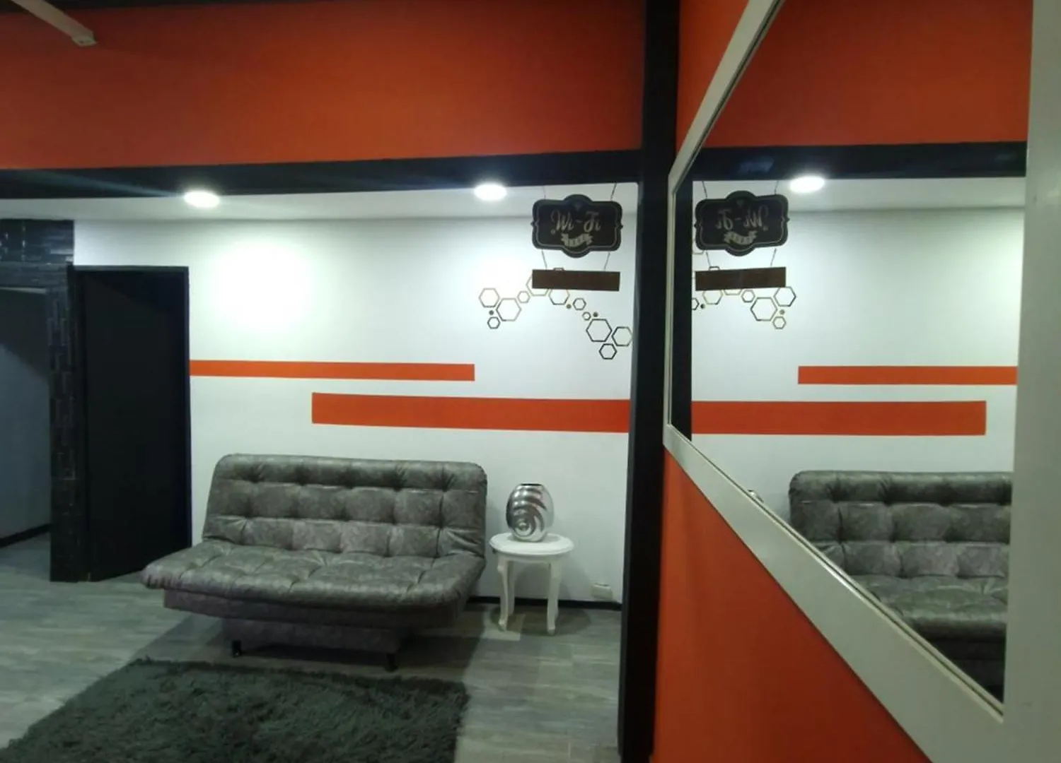 Urban 10 Bdrm Private Apartment With Rooftop Pool & Jacuzzi Medellin